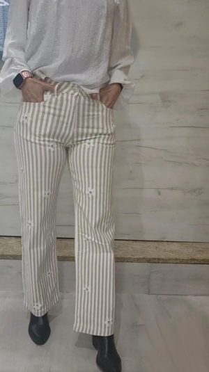 PANTALON RAYAS Y FLORES BEIGE