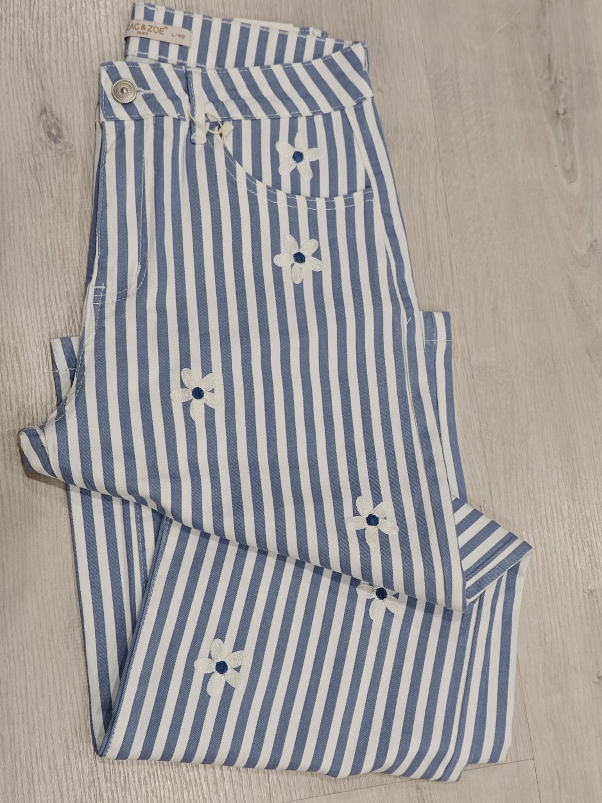 VAQUERO RAYAS Y FLORES AZUL