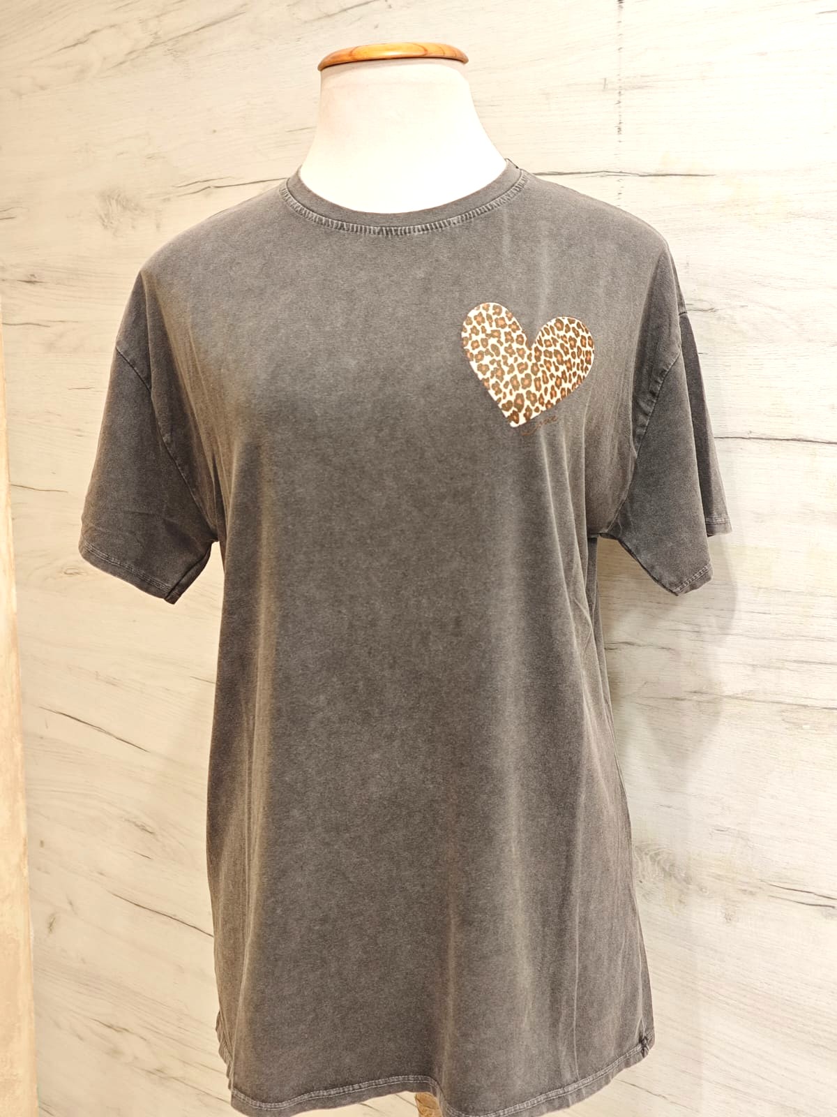 camiseta love print gris