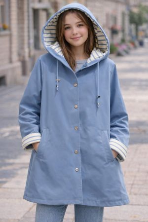 chaqueta engomada azul y rayas