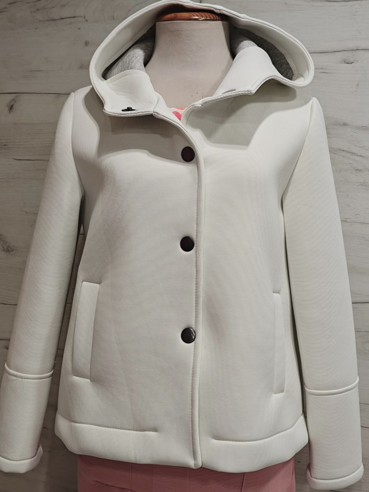 chaqueta neopreno capucha