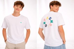 Camiseta blanca letras traseras