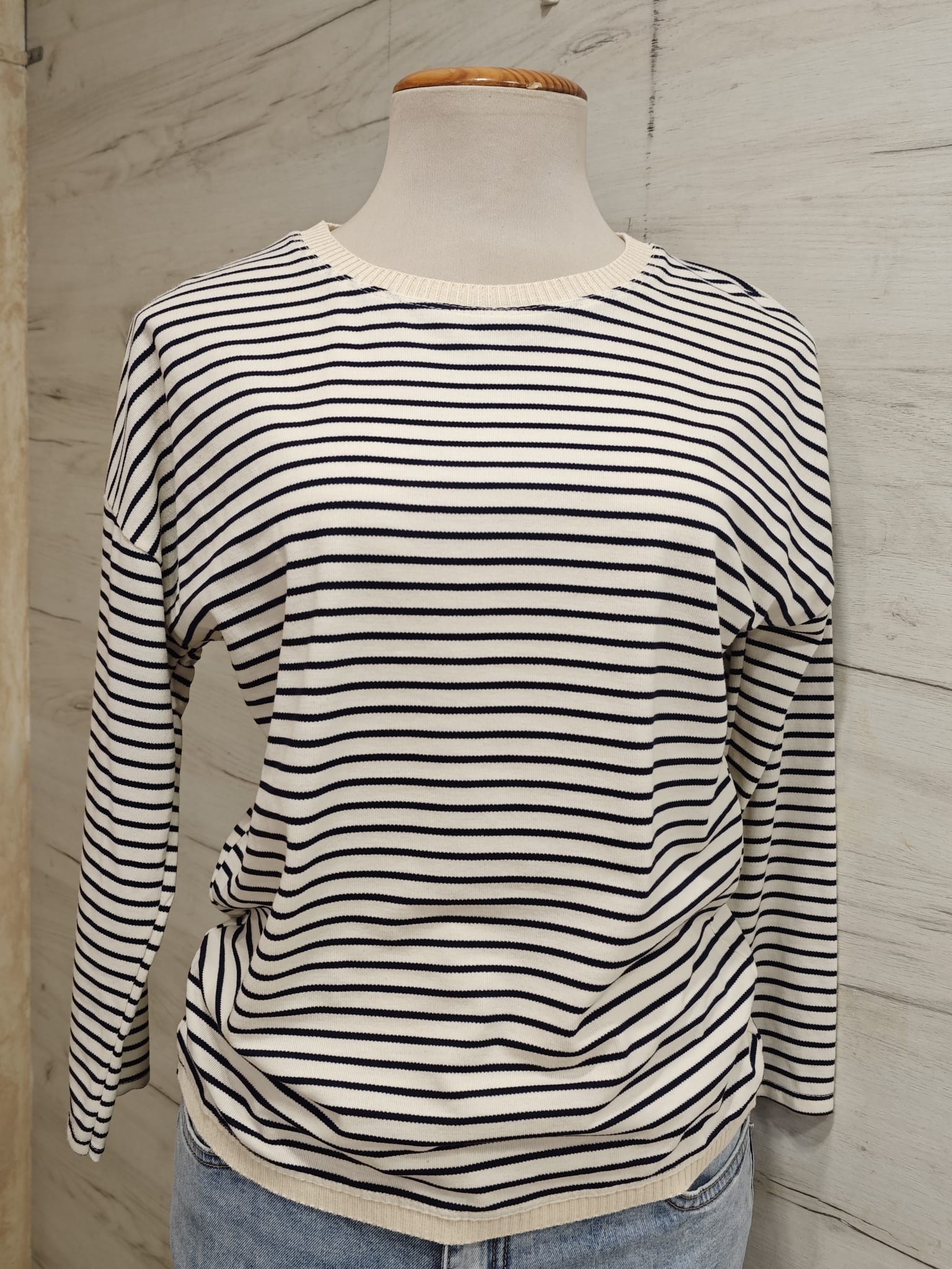 Camiseta Rayas blanca y azul