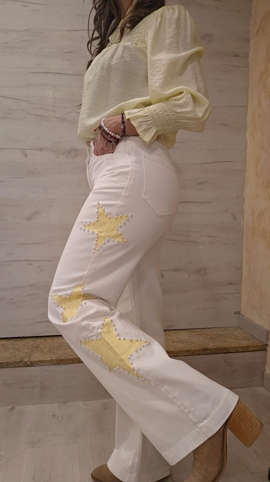Vaquero blanco estrella amarilla perlas - Imagen 2