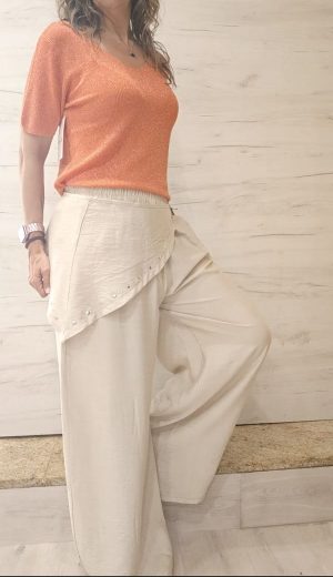 Pantalón beige pañuelo y tachas